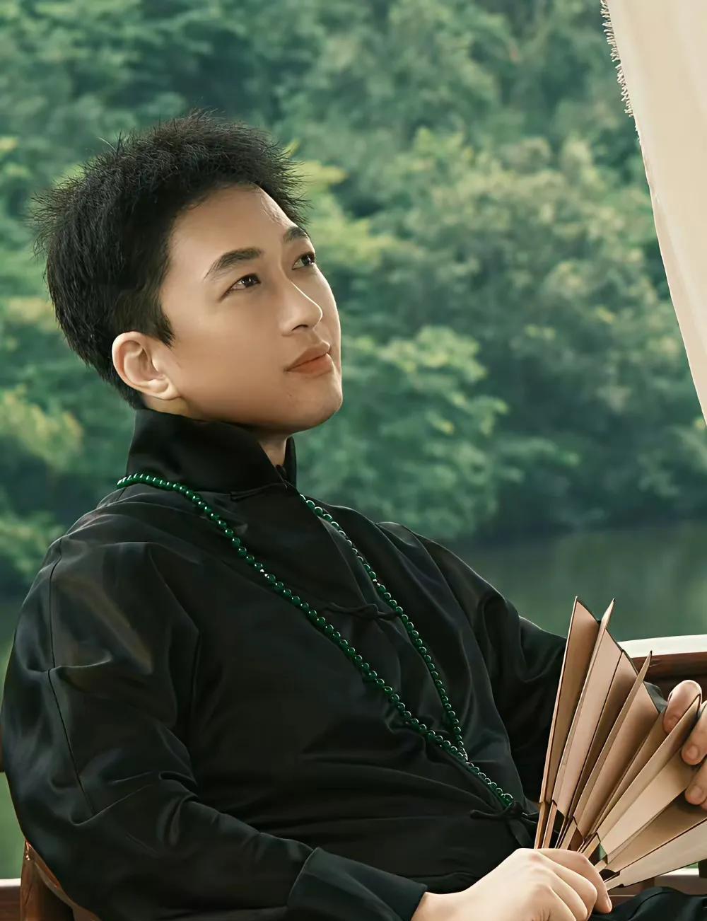 于正如果真长这样的话
所有的电视剧他就是男主角