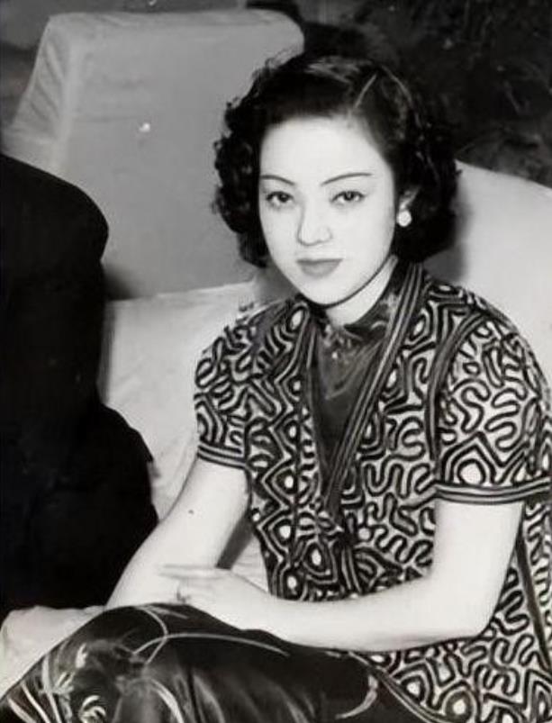 1945年，女汉奸李香兰被判处死刑，眼看就要执行枪决，不料，就因为一张“纸”，让