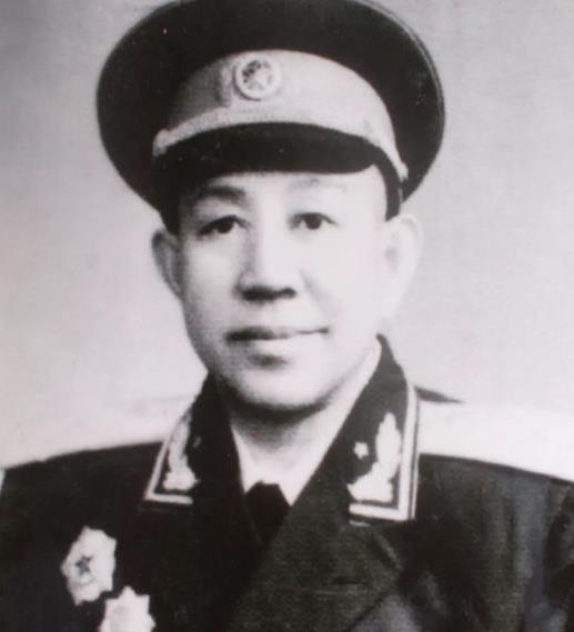 80年代，离休在家的原广州军区副政委晏福生，得知曾给自己开车的司机小张病逝，家境