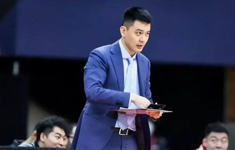 回到主场必爆发！其实杨鸣心中有数！两连败主要在于赵继伟被包夹

别看广厦队在主场