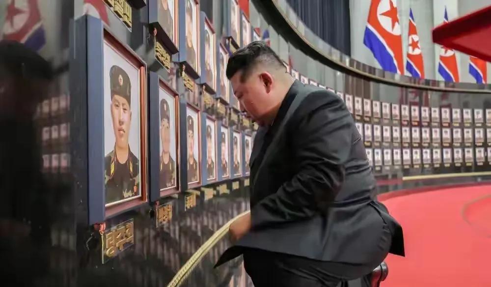 参与库尔斯克保卫战的朝鲜士兵英勇无比，与当年的志愿军何其相似。朝方首次公开库尔斯