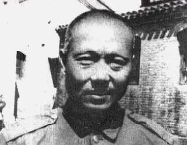 1957年，傅作义到功德林看望陈长捷，陈长捷激动大喊：“你在北平谈判，让我坚守天