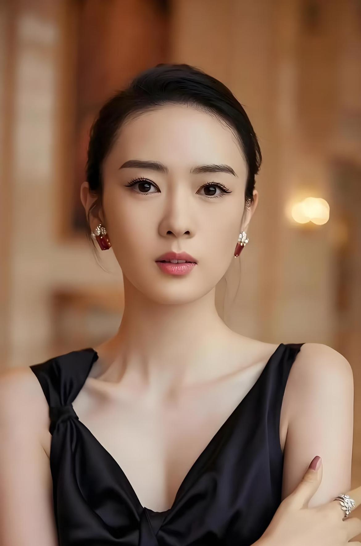 我表妹亲眼见过童谣
她说了一个大实话。
说童谣根本不是电视上的那样。
她说童谣真