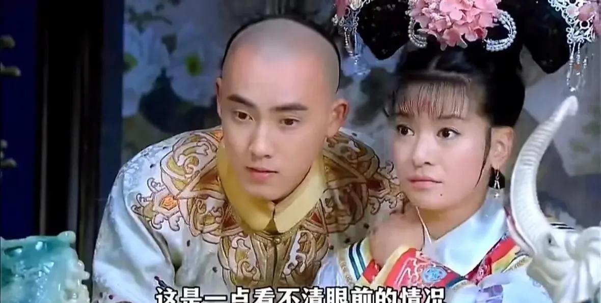 张睿近日回应《新还珠格格》众人现状，透露剧中演员各奔前程，有的专注演艺，有的转型