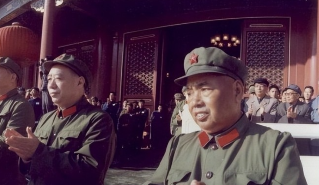 华东野战军陈毅司令员麾下的＇五虎上将＇，前部先锋粟裕将军，左先行叶飞将军，右先行