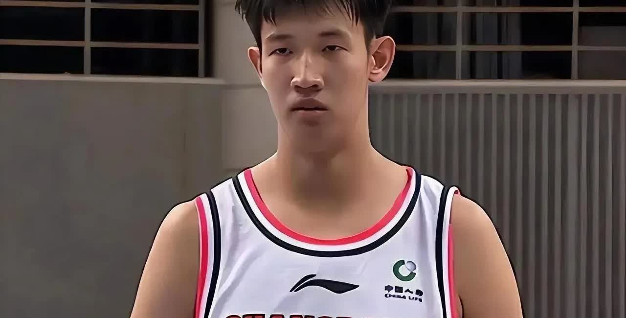 继张明池宣布退役离队，徐昕提出转会申请后，又有一位年轻球员寻求离开广东，杜峰还能