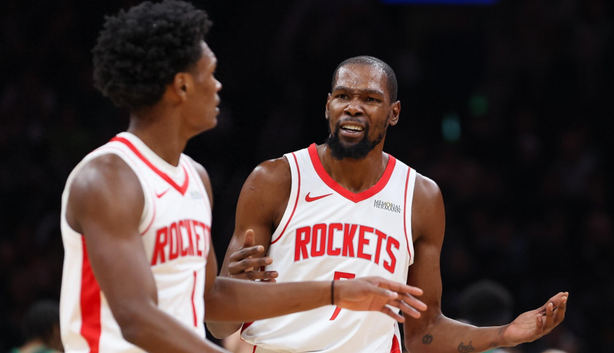 火箭战绩上不去的原因
场均失误太高，战术单一，控卫位置是短板。
外线进攻不行，除