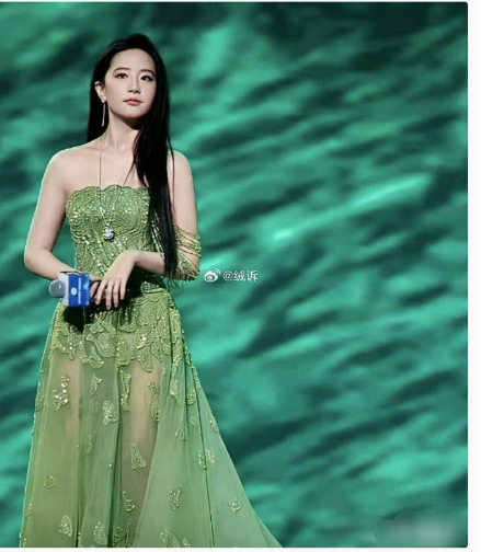 这个裙子的意义是在……？ ​​​