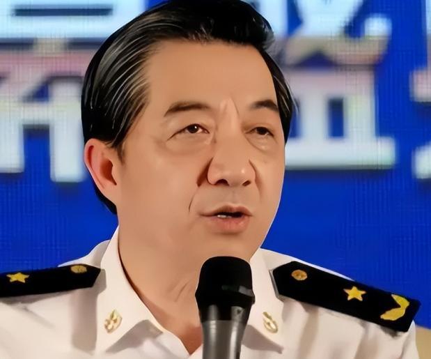 在军事科学的广阔天地里，张召忠就像是一位引路人，为普通人揭开了那些神秘莫测的面纱。