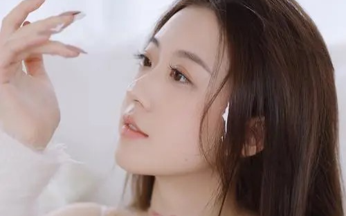 老夫妇好心帮我培育幼苗，我却反手让他们跪地求饶