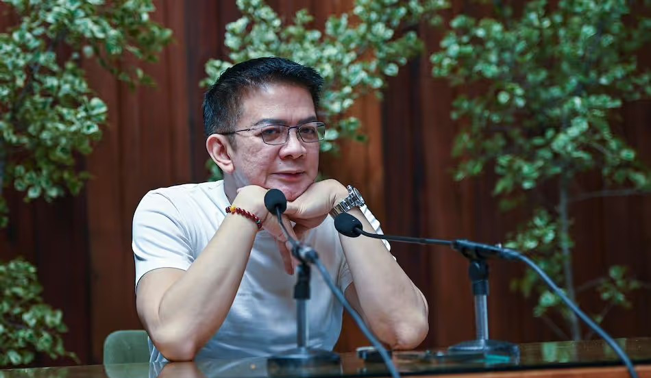 老杜阵营要争参议长宝座了











哇塞！菲律宾政坛要变天？杜特尔特