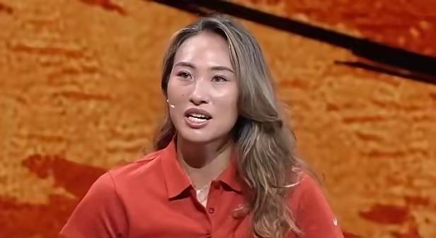 哭了！郑钦文：只有夺金才能笑出来，在没人知道的地方努力，再站起来】北京时间8月1