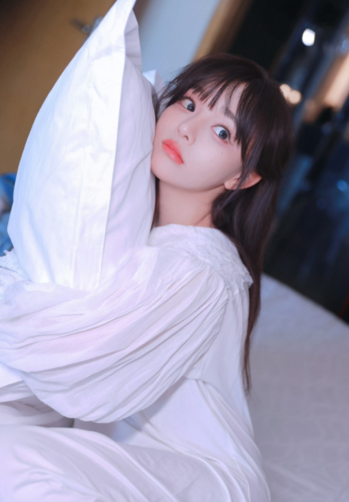 黄霄雲的这组妆造，是不是超可以的，喜欢吗？ ​​​