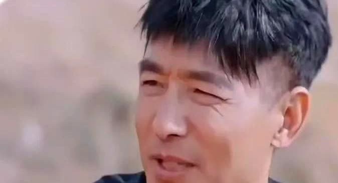 终于理解郭晓东为什么会自卑了！

程莉莎一句话就把郭晓东整沉默了，程莉莎问郭