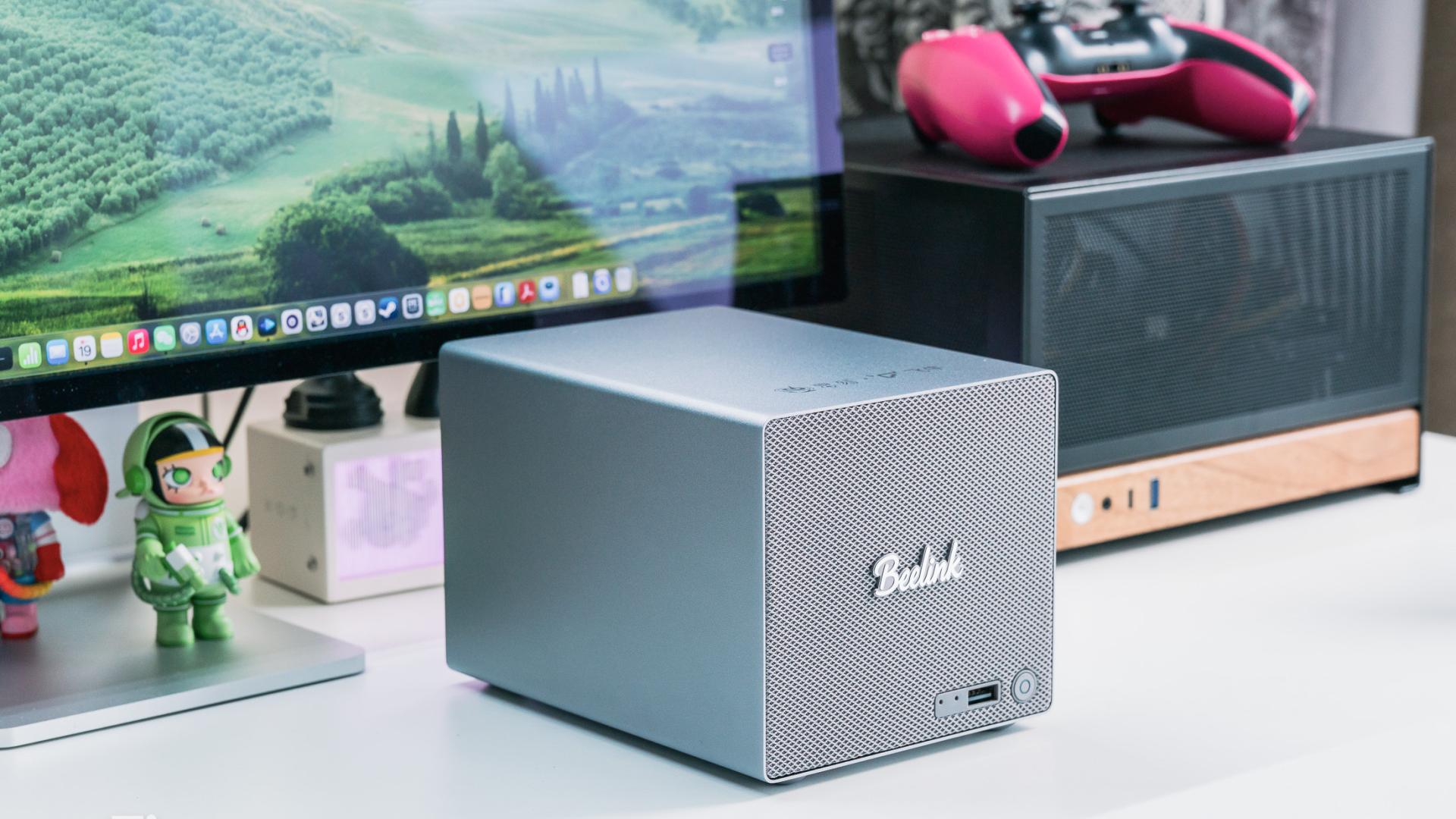 白嫖那么久 终于给飞牛花钱啦！零刻x飞牛ME Pro联名NAS好用吗？