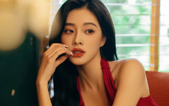 老公为救白月光逼我试药十年，后来才发现，她就是我哥哥日记里那个疯子