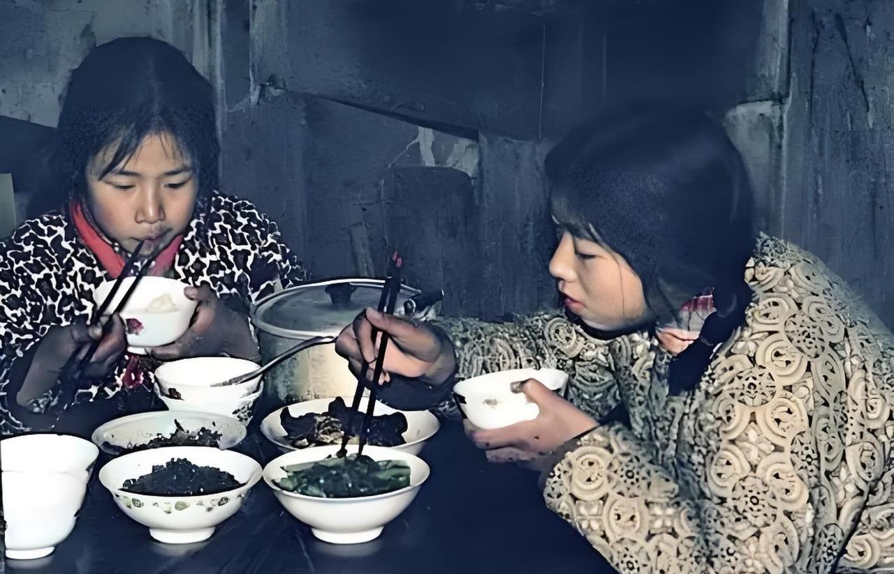 在60、70那个年代，鱼肉都是按计划凭票供应，普通家庭很难有如此丰富的伙食，生活