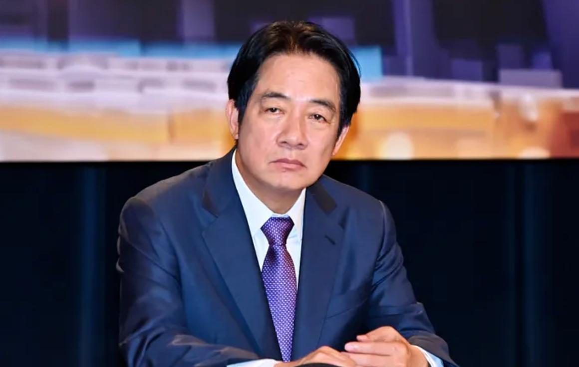 刚被中国点完名，马科斯还不消停，修改30多年规定，要钻台湾空子