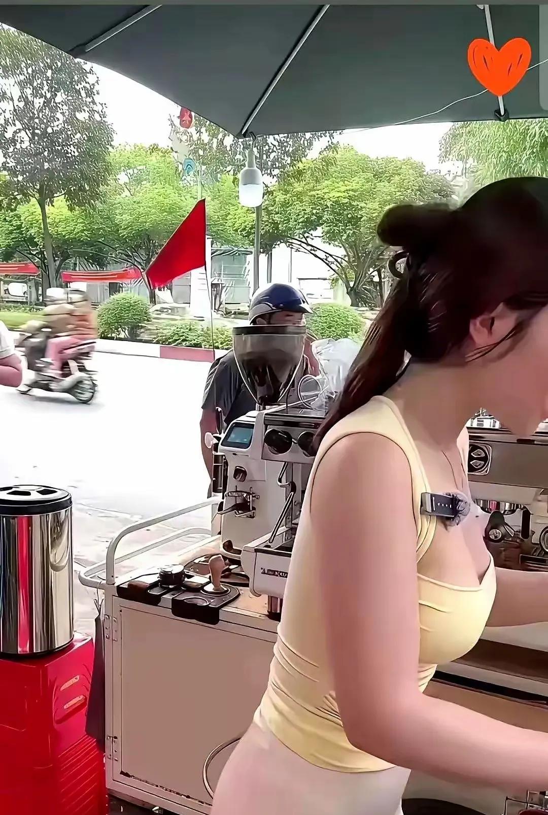 楼下新开了一家早餐店，自从买了一次早餐后，每天早上总是情不自禁的去吃早饭。要知道