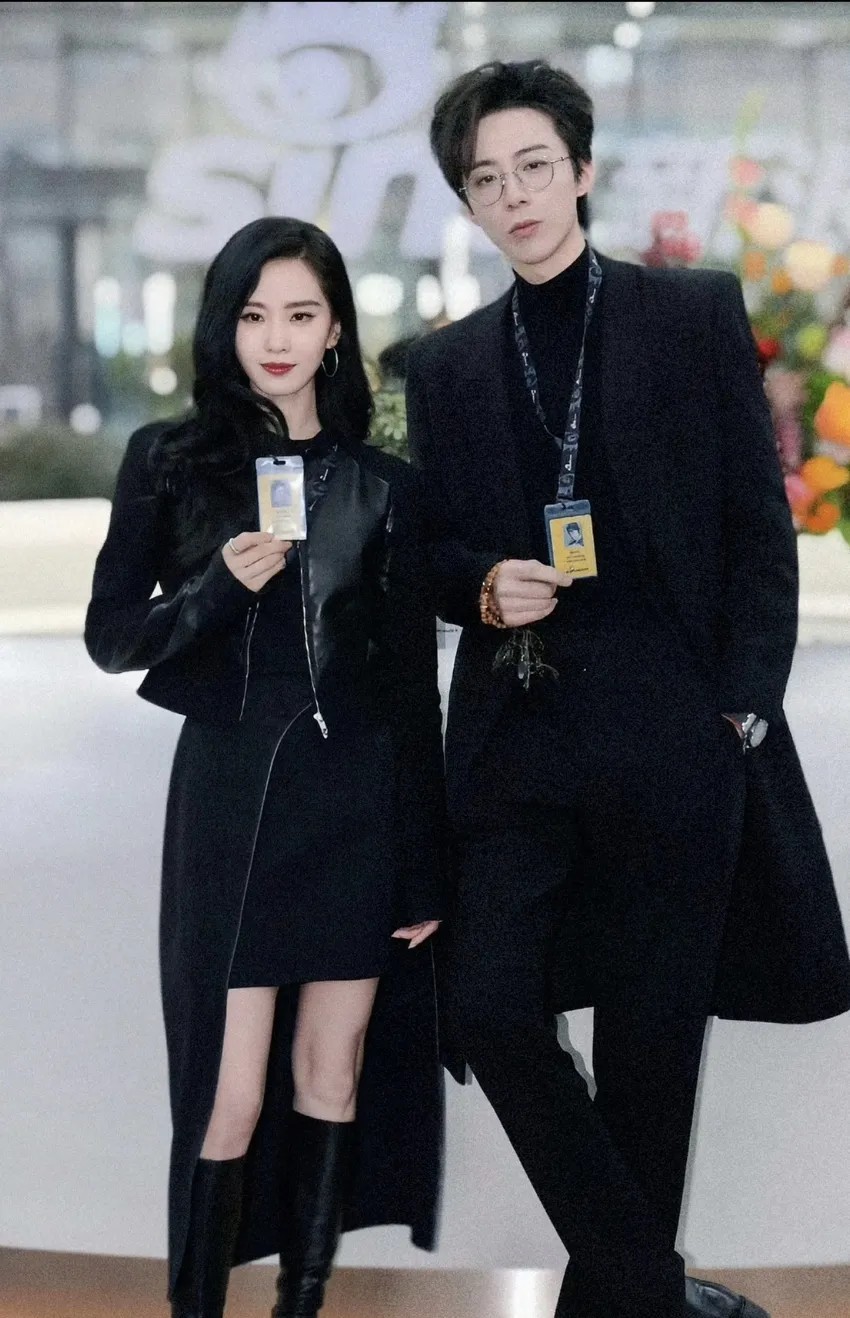 我好像明白了
刘诗诗为什么不参加综艺
不是她早就玩Labubu赚够了！她说过，我