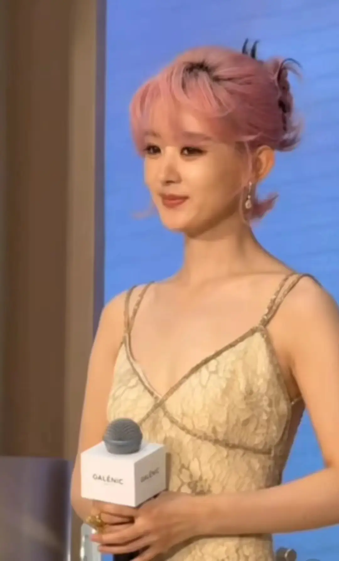 果然赵丽颖还是少女，好看