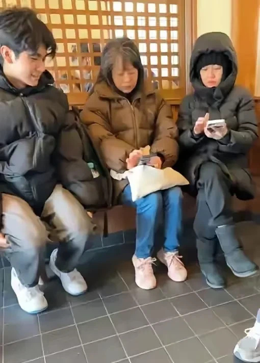 大小S和家人箱根度假被偶遇











我的天哪！你敢信？网友竟然在日