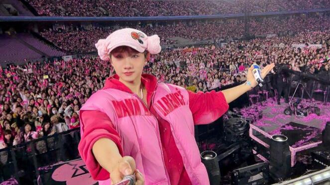 镜头定格，汪苏泷是时尚与个性的融合，每一个眼神都充满故事