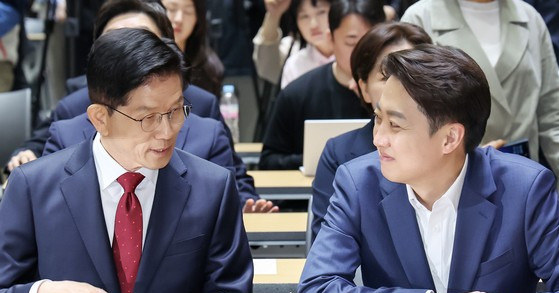 李俊锡：不整合，别再烦我











哎呀妈呀，韩国政坛这是怎么了？简