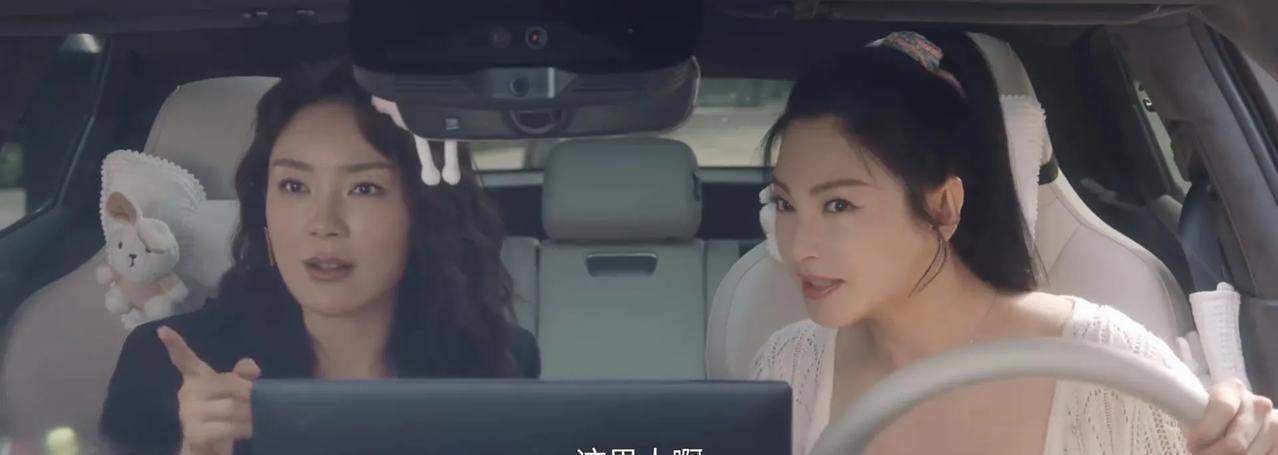在《绽放的许开心》这部剧里，最喜欢黎笑笑和许开心一起出现的镜头啦，这姐妹俩聊起天