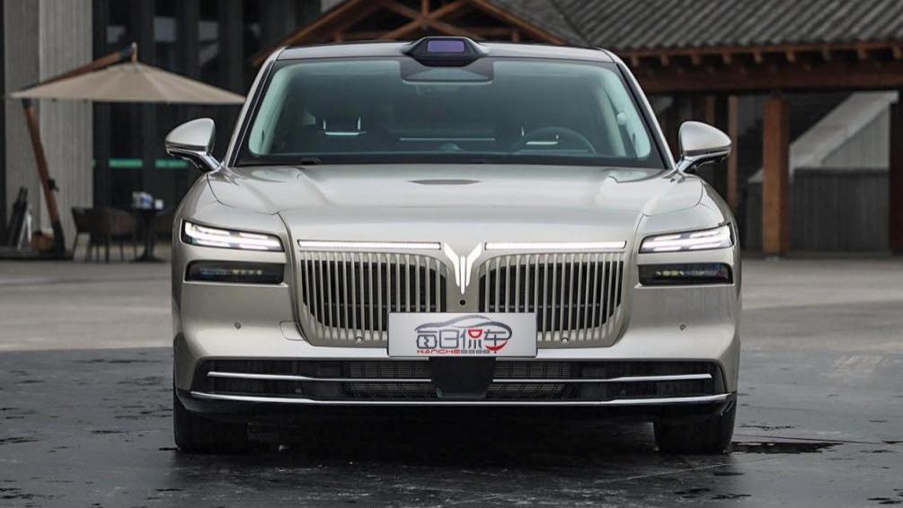 岚图追光L售27.99万元起 华为全家桶 纯电续航足