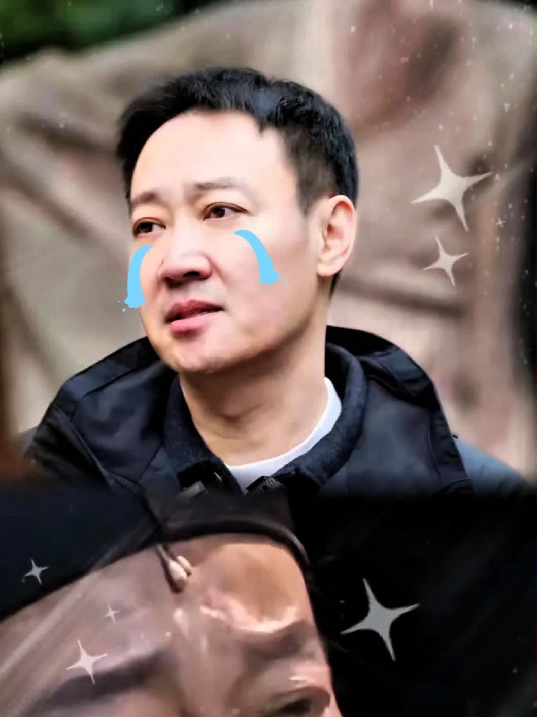 不查不知道
一查才知道
辛柏青的状况很糟糕，李乃文非常担心他的情况。

