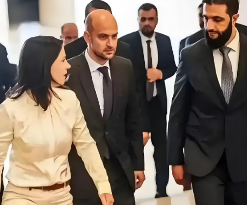 朱拉尼派人去俄罗斯交“投名状”？朱拉尼目的是什么？

虽然美国对叙利亚解除了制裁