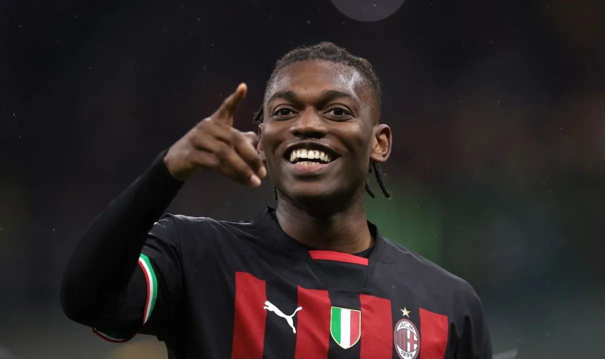 石庆圣：米兰现在队中唯一的巨星，莱奥！
国内著名足球评论员石庆圣近日发文，莱奥是