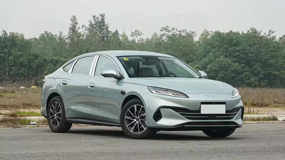 2026款海豹06 DM-i超享版真香呀，纯电续航128km+综合续航超2000km, 超美电混中型