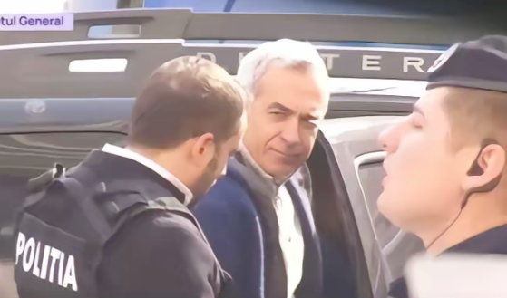 叛国实锤！罗总统候选人密件曝光，莫斯科遥控政变时间表
北约东翼爆出惊天大瓜！罗马