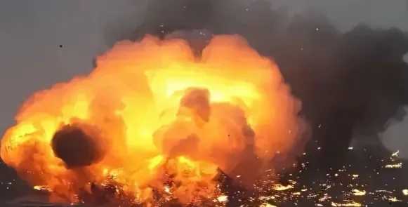 首句需完全保留，后续内容请使用近义词进行改写，整体框架保持原结构，采用日常口语表