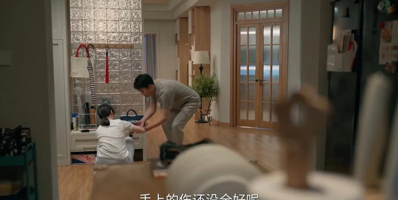 《我的后半生》:难道沈青真的要出轨吗？我觉得不一定。
他被艾斯李吸引，听说艾斯李
