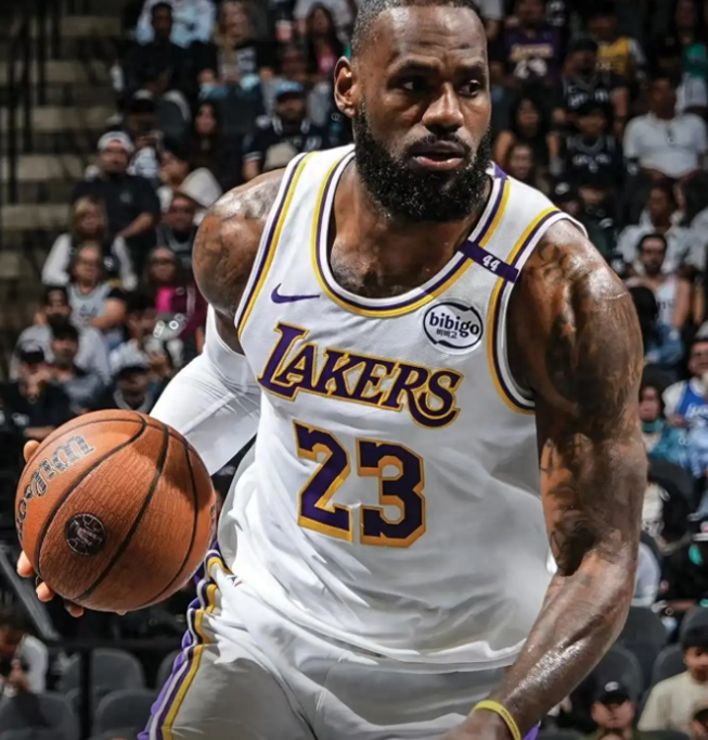 NBA百次三双有多难？6人达成 詹姆斯排名第五