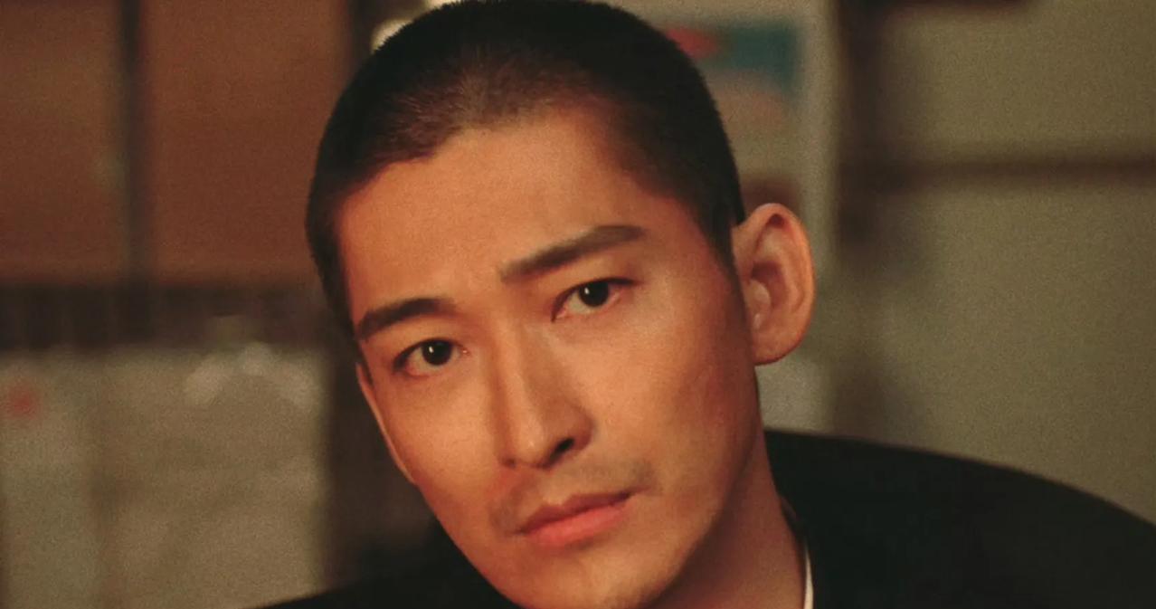 张翰演高中生破案啦！
张翰昨晚社交平台回应，
听说我演高中生被“考古”了，那是他