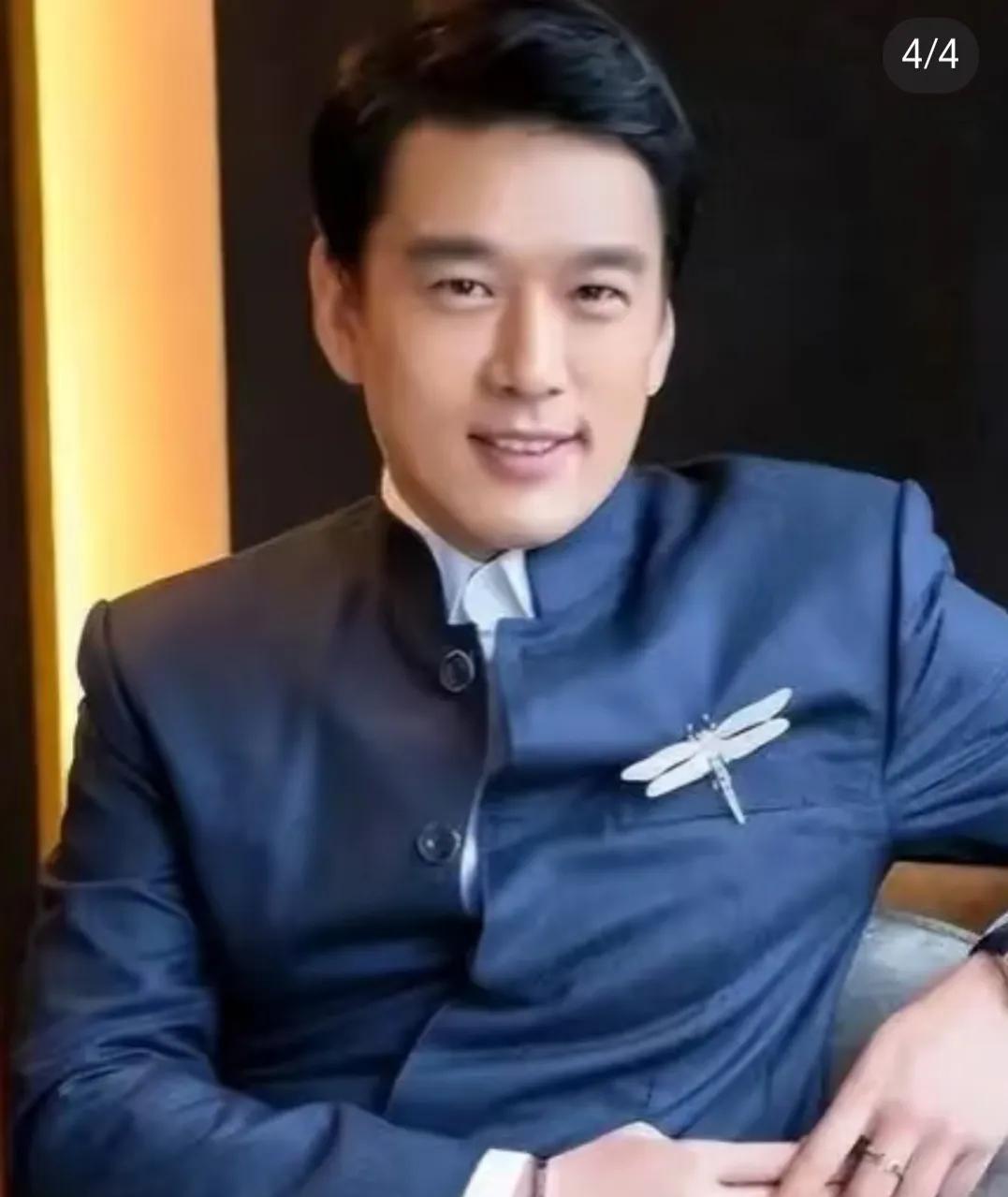 从“懒得搬家”到一生相守：王耀庆与青梅竹马的浪漫婚姻故事