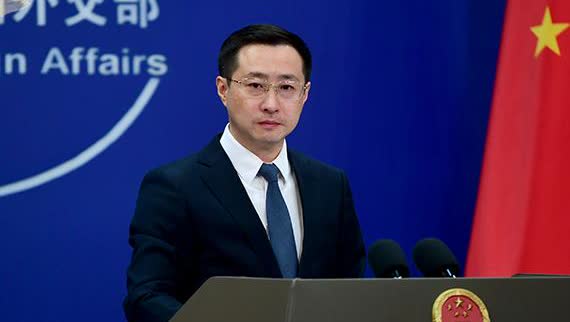 【美方称“中国正实施取代美国全球超级大国地位的长期战略”，外交部回应】7月18日