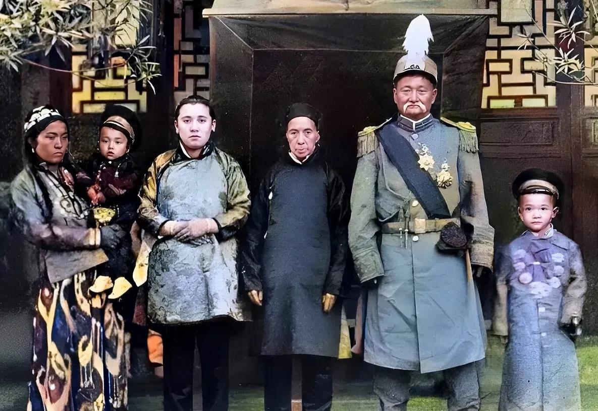 这就是马福兴真实的样貌，都看看吧！这并非演员扮演的，而是货真价实的真品，面貌展现