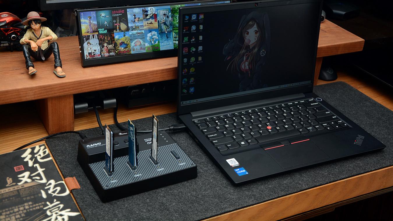 一拖三克隆、USB4、40Gbps速率，麦沃M.2四盘位拷贝机开箱