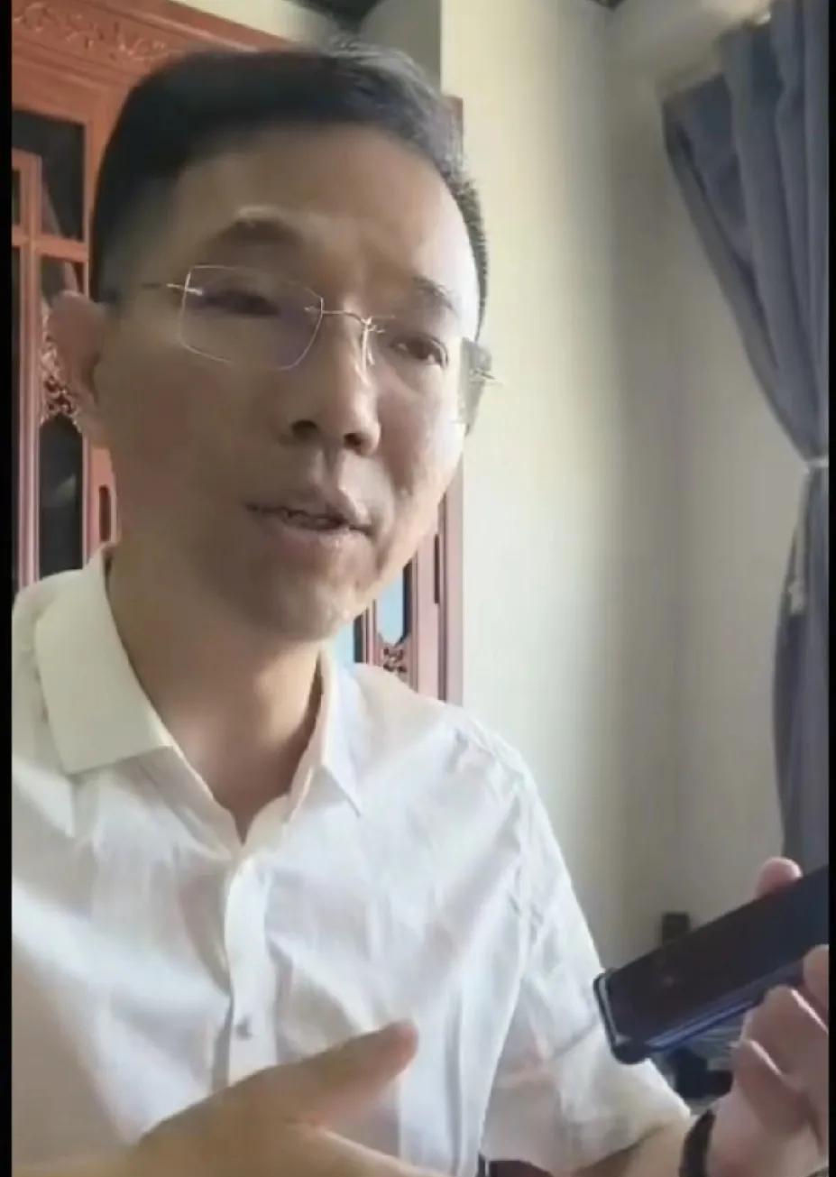 钉锤子发火了！帅帅电话打不进去了，是不接还是不敢接？
这一段电话场景，大家也看到