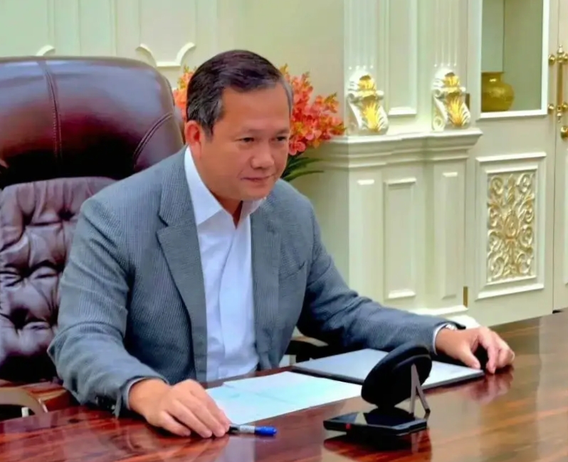 洪玛耐感谢美国积极斡旋。

今天，柬埔寨首相洪玛耐通过其官方账号宣布，他将率领柬