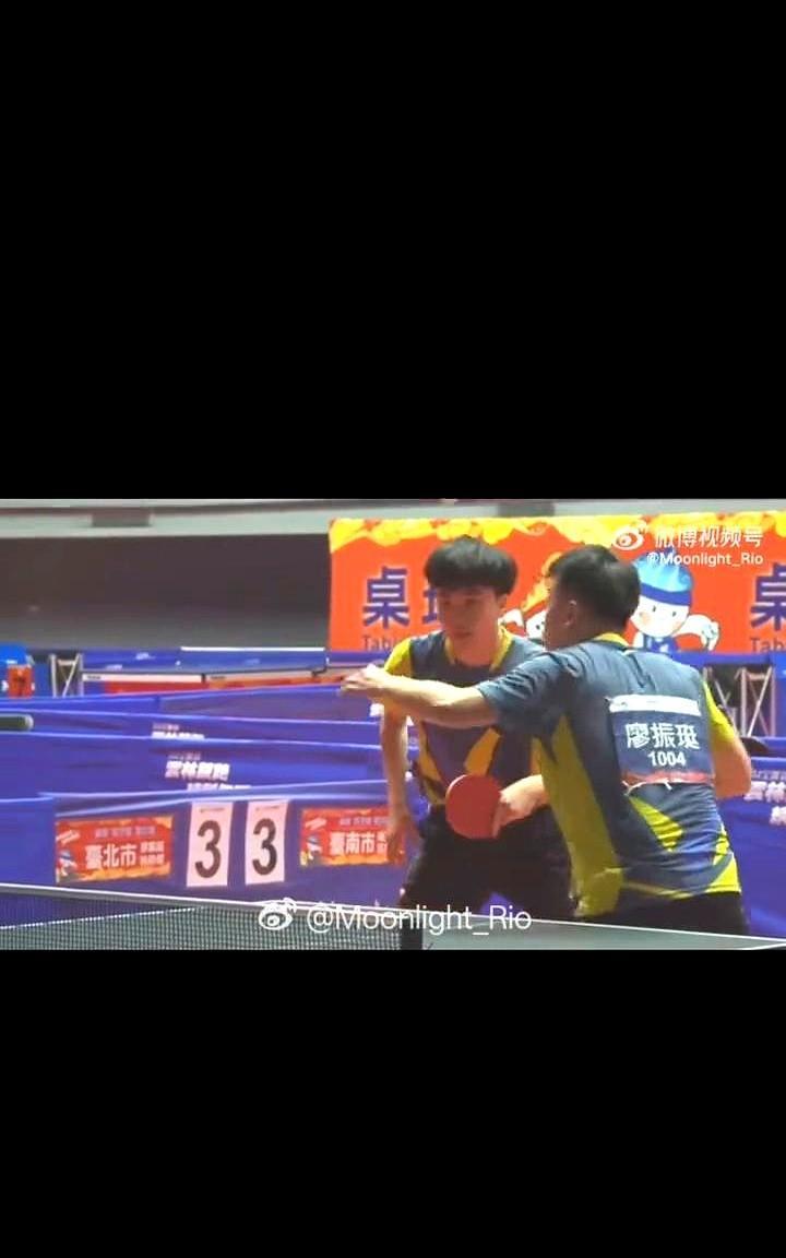 12比10的决胜分，把全国球迷的心都吊到嗓子眼。
林高远和梁靖崑从第一板就死咬，