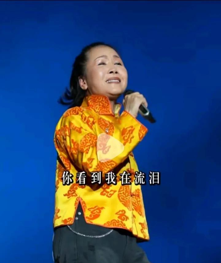 天呐，她咋老成这样了，简直不敢认了，当年的她火遍大江南北，她唱歌比那英还好听，她