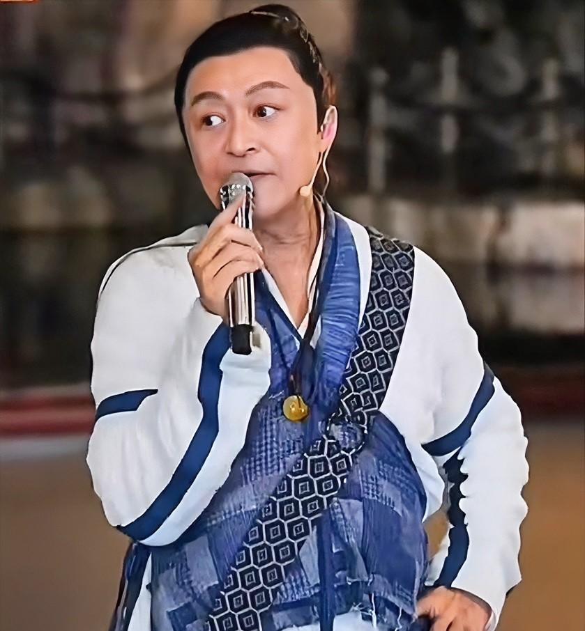 才懂马景涛为啥这么拼！离2次婚，头婚穷的时候散了，二婚闪婚又离，俩儿子还没成年，