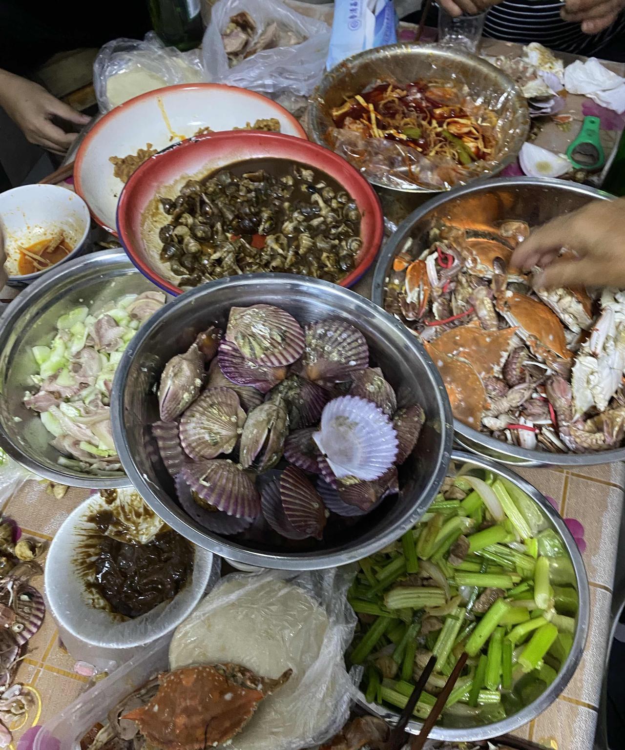 是不是当父母的都期盼儿女回家给自己过生日，
老公昨天过生日，前几天就跟儿媳妇她们