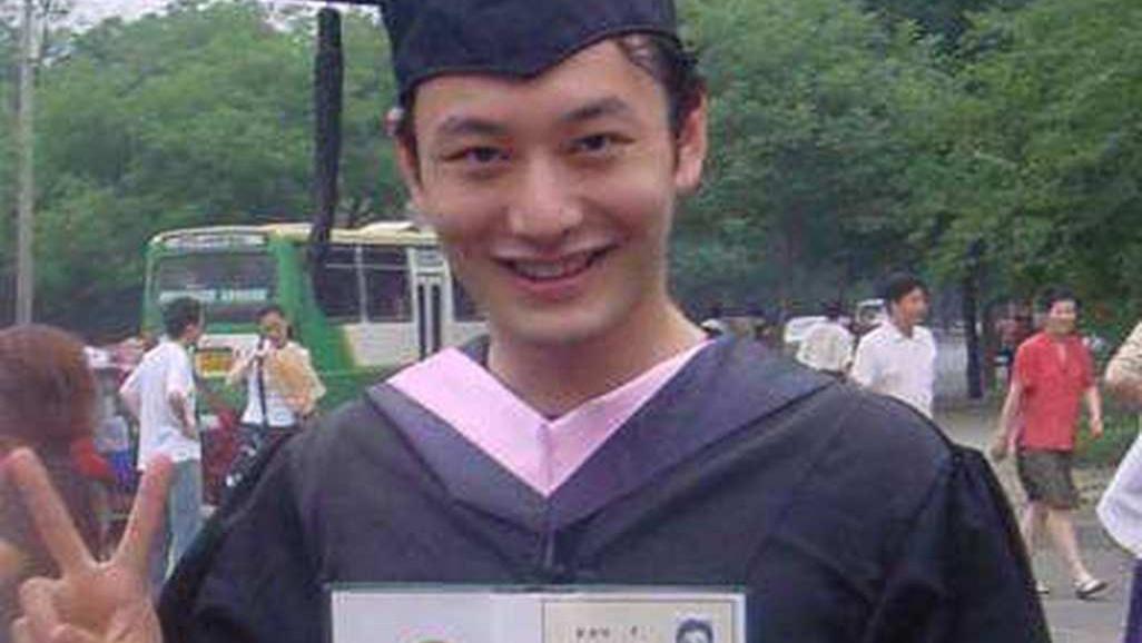 娱乐圈开始卷学历？黄晓明金世佳考上博士，成林更新上戏学弟